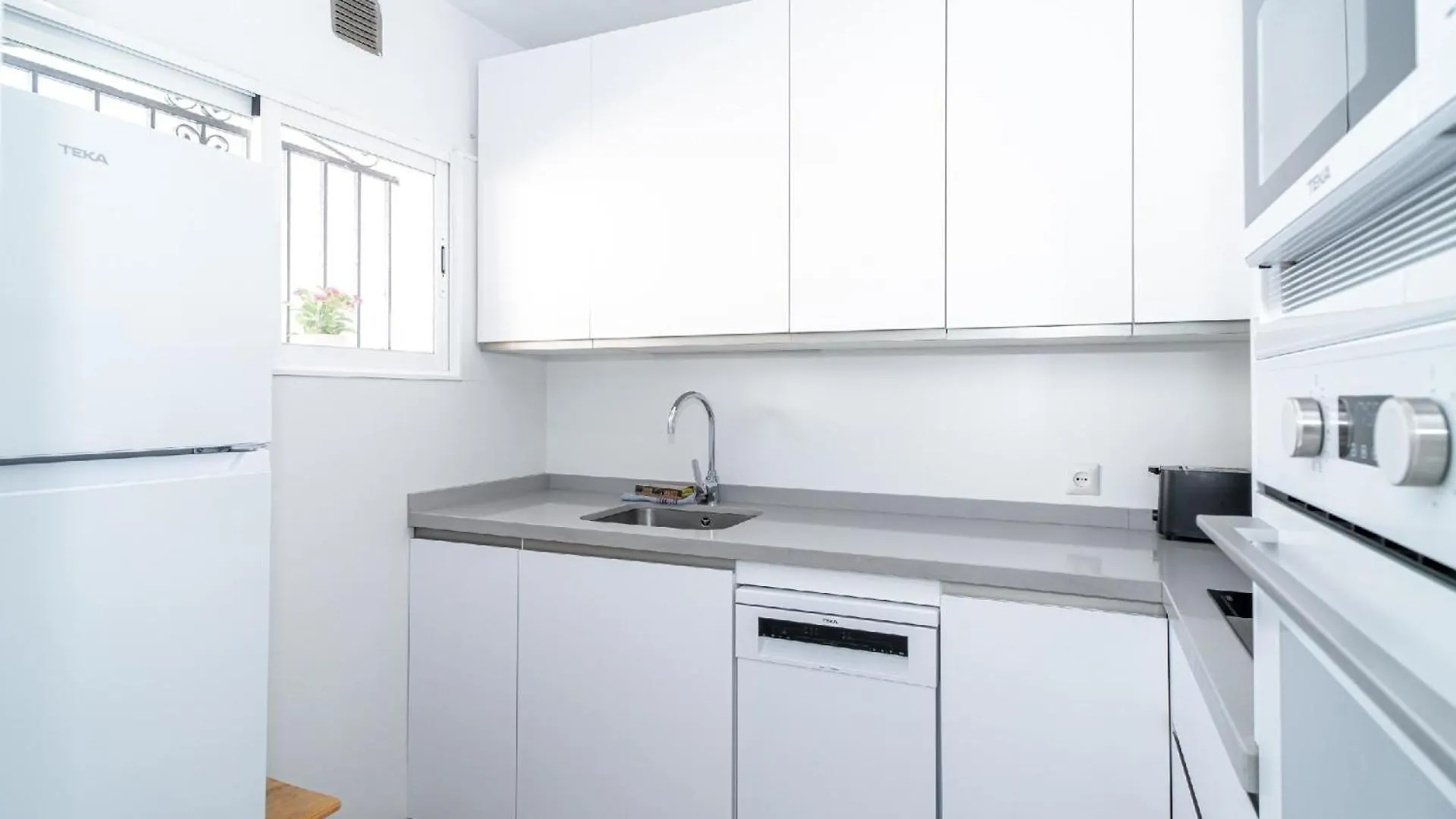 Apartment Ferienwohnung Fuer 4 Personen Ca 70 Qm In Nerja, Andalusien Costa Del Sol Spain